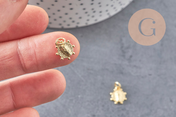 Oval Virgin Mary medal pendant in gold-plated brass 11mm, x1 (G3480)