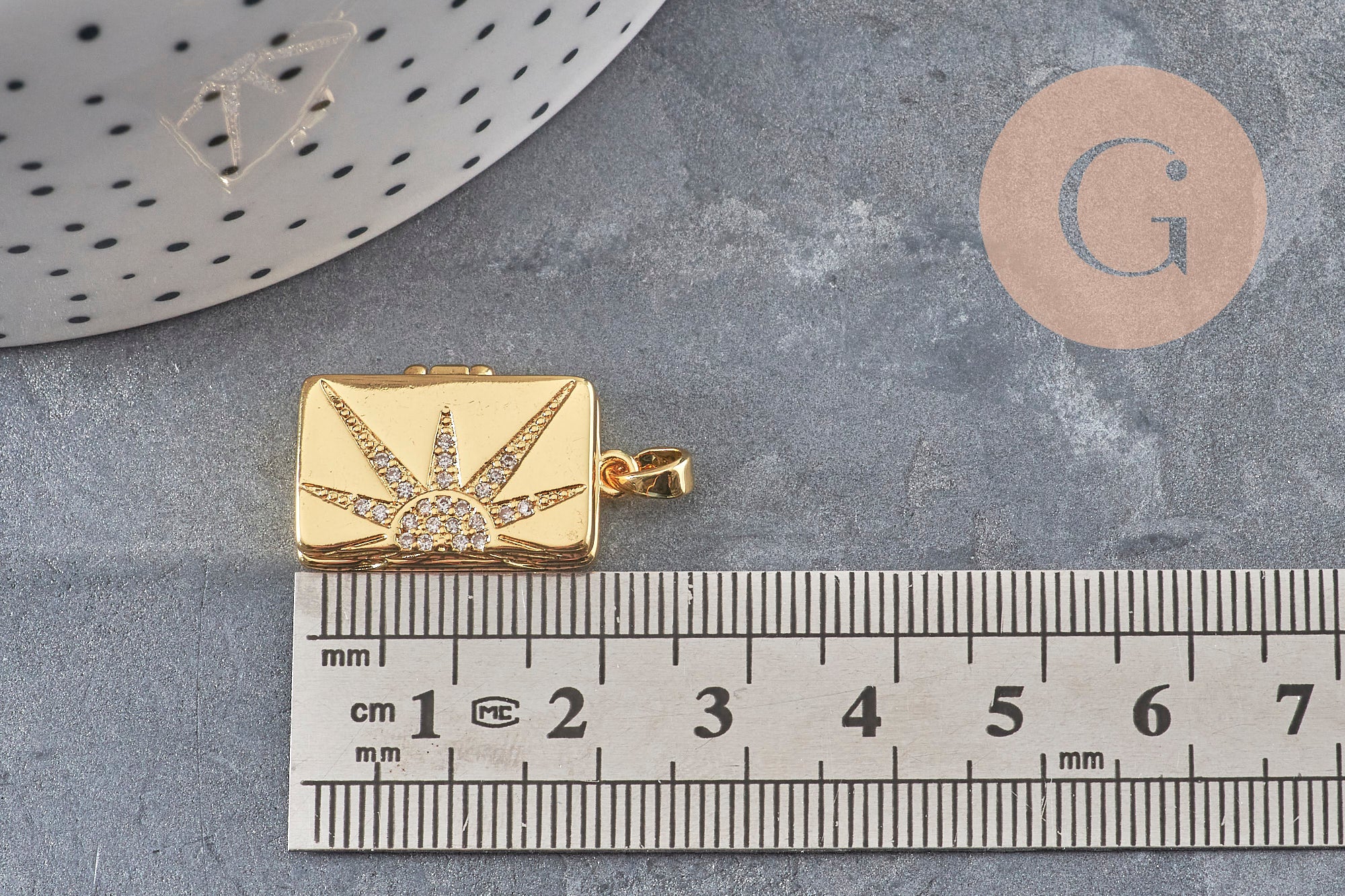 Pendentif locket rectangle laiton doré 18K étoiles zircons 23.5mm, x1 (G11042)