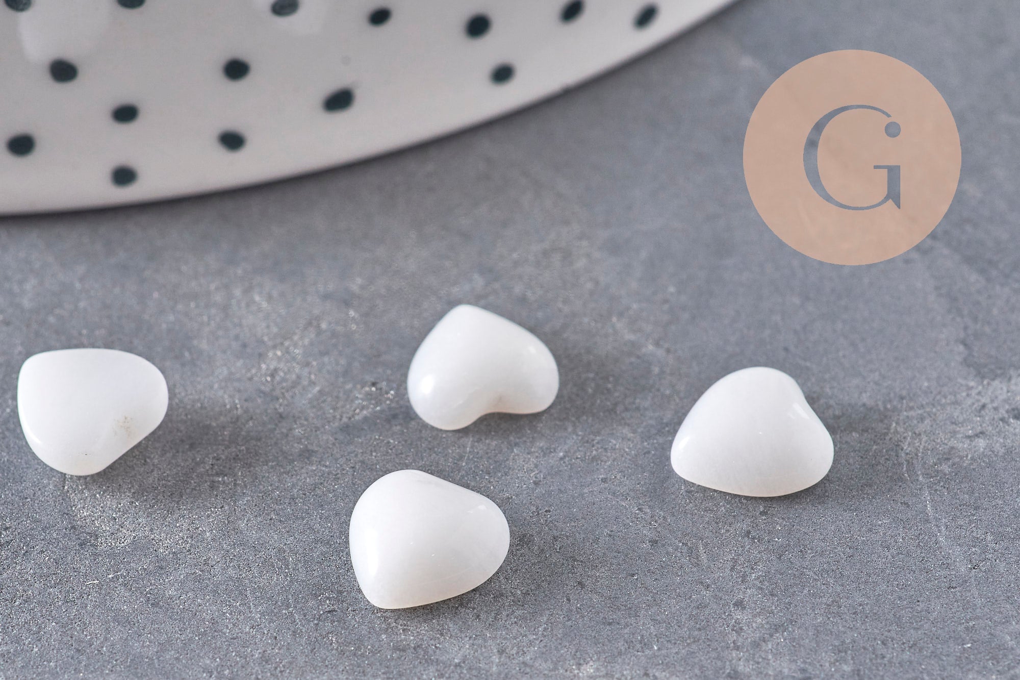Cabochon Cœur pierre jade naturel blanc facettée 8mm, x1 (G11116)