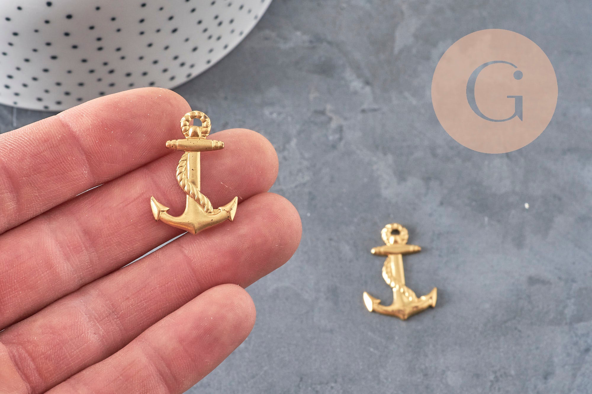 Raw brass anchor pendant 28mm, x1 (G10168)