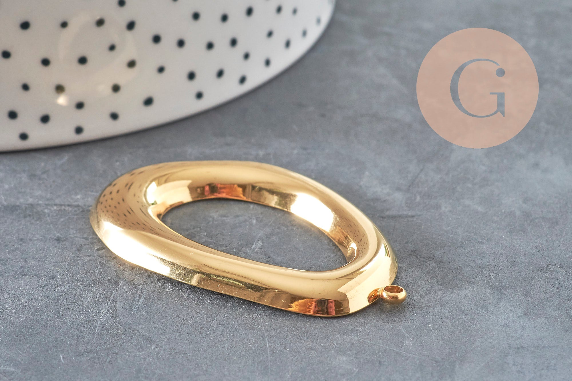 Hollow oval pendant, 304 stainless steel, gold textured, 58mm, x1 (G11268)