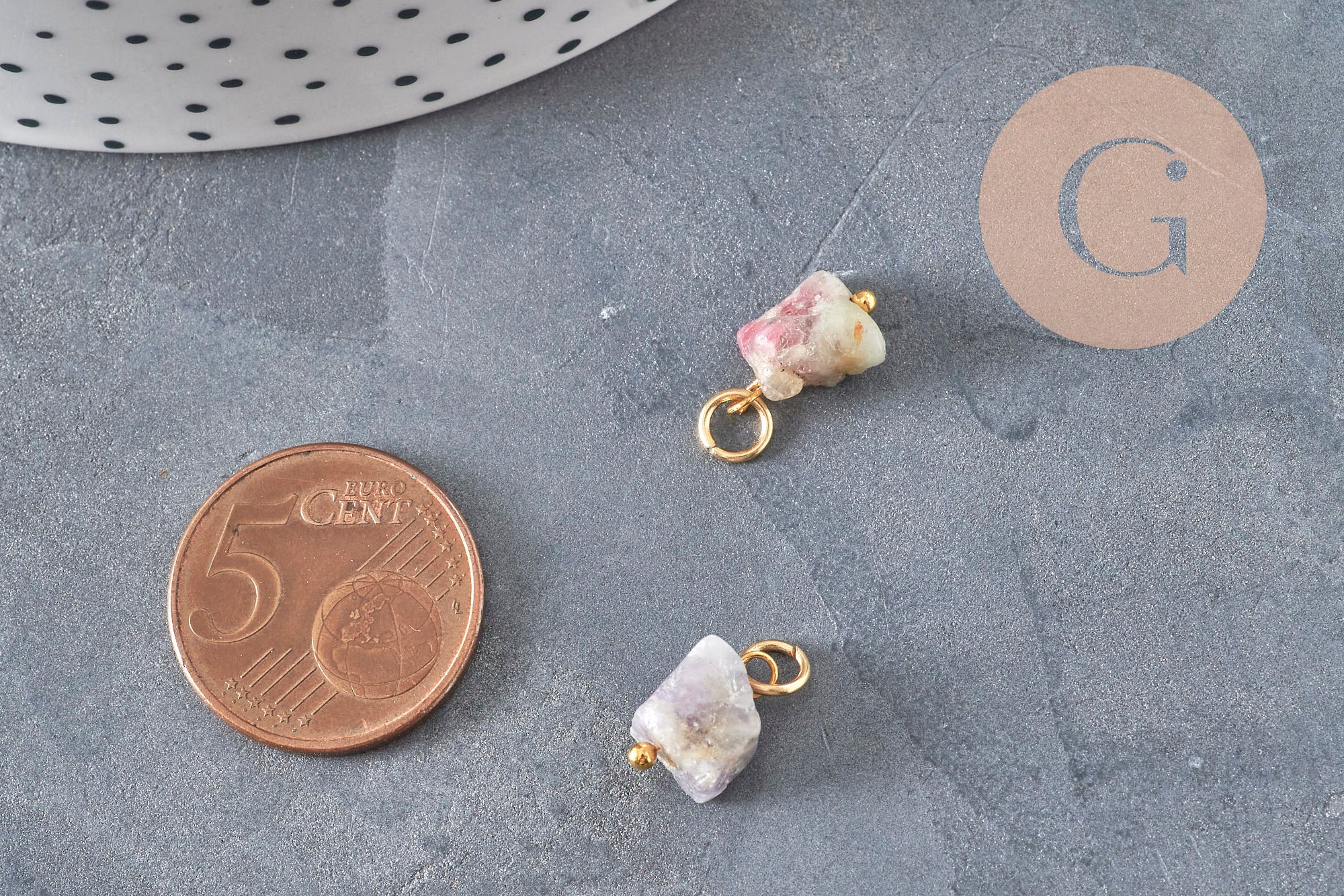 Natural tourmaline cube charm, gold-plated brass, 11.5mm, x1 VALID