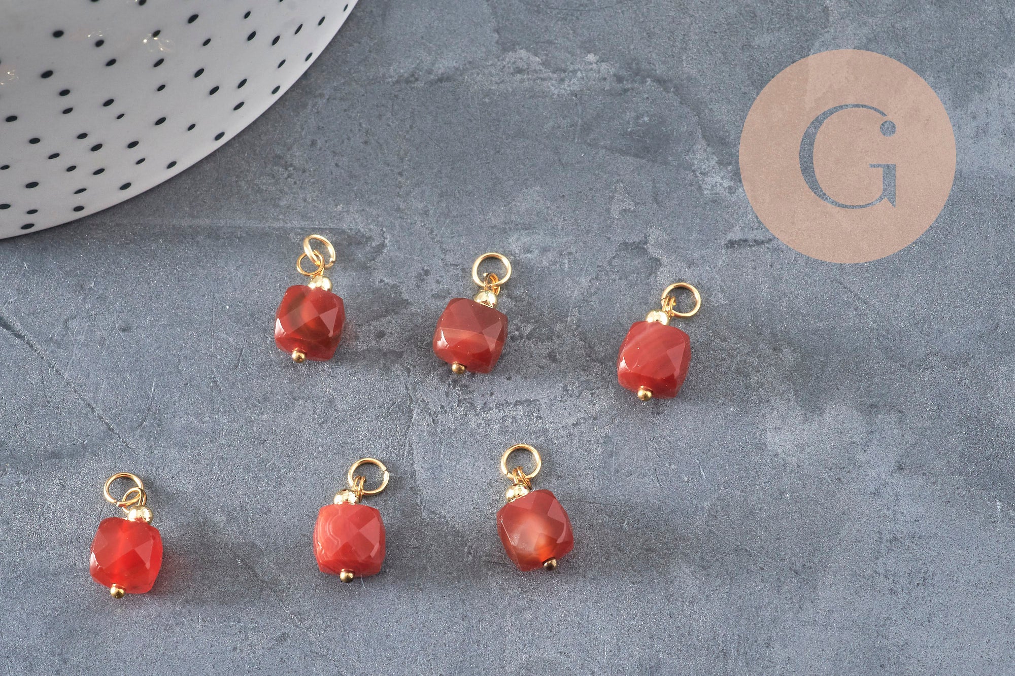 Natural carnelian cube charm, gilded brass 14.5mm, x1 VALID