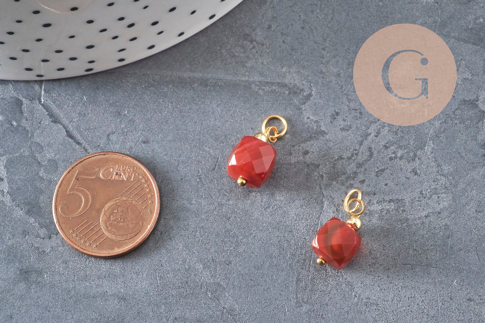 Natural carnelian cube charm, gilded brass 14.5mm, x1 VALID