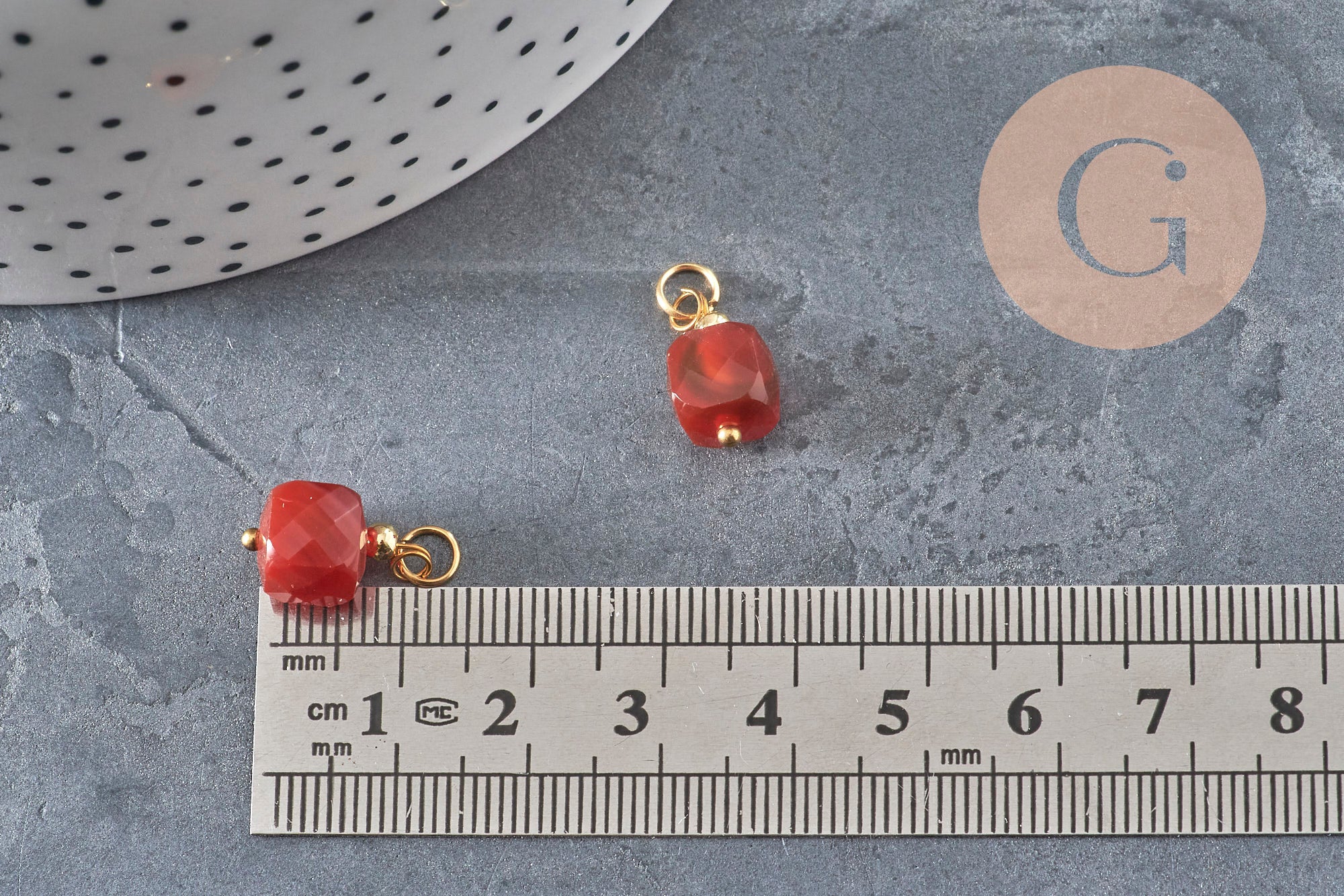 Natural carnelian cube charm, gilded brass 14.5mm, x1 VALID