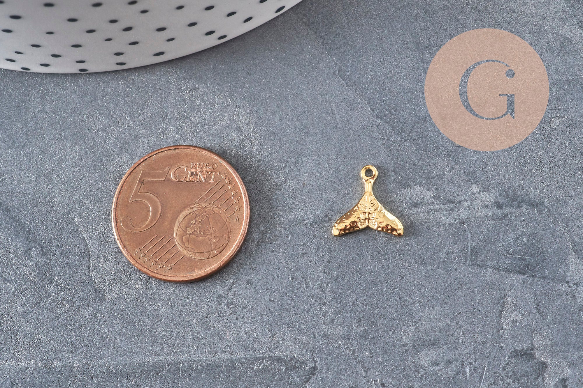 Textured mermaid tail pendant, 304 stainless steel, gold IP, 11mm, x1