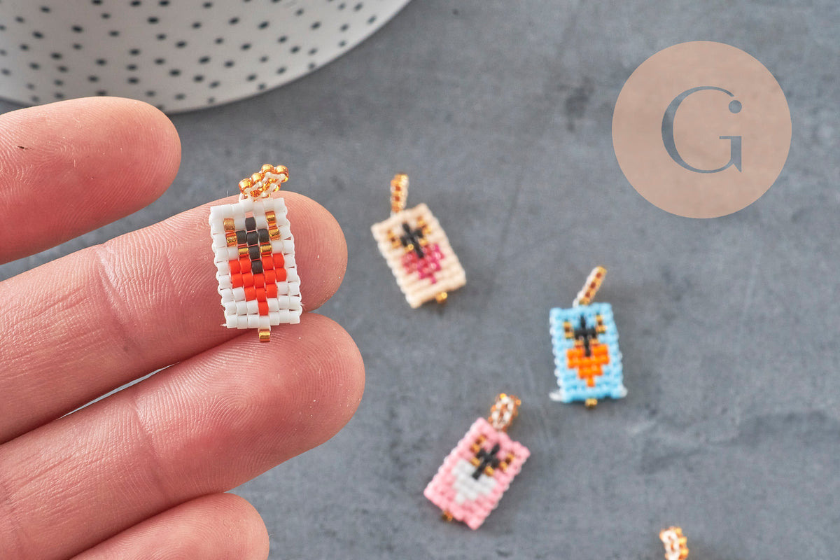 Pendentif rectangle tissage rocaille coeur sacré, x1 VALIDE-Breloques et pendentifs-Gingerlily Perles