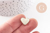 Boucles puces zamac doré coeur émail blanc à personnaliser 11.5mm, la paire (G9900)