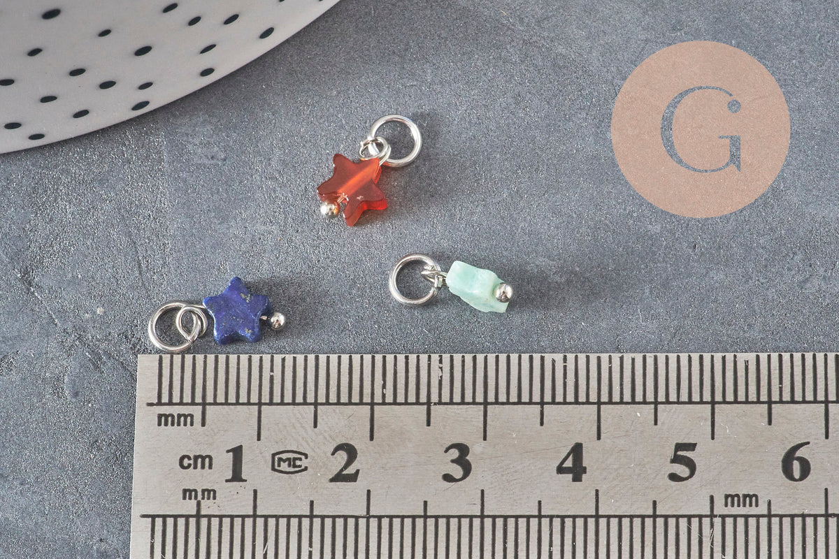 Breloque étoile pierre naturelle coloré laiton platine 10mm, x1 (G11367)-Breloques et pendentifs-Gingerlily Perles