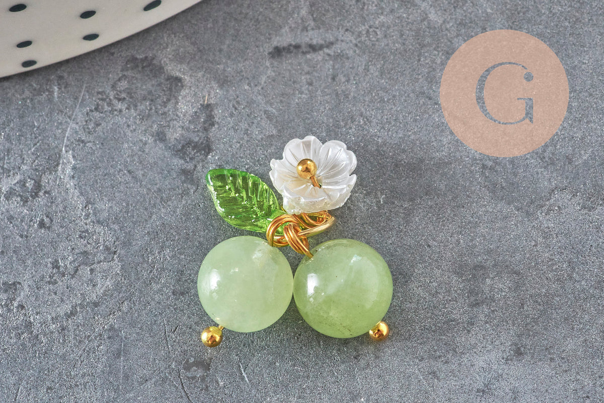 Breloque fruit cerise jade naturel teinté métal doré 19mm, x1 (G11378)-Breloques et pendentifs-Gingerlily Perles