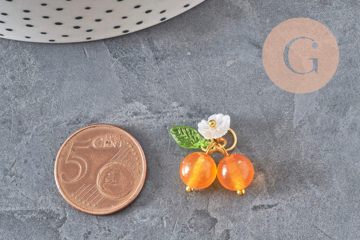Breloque fruit cerise jade naturel teinté métal doré 19mm, x1 (G11378)-Breloques et pendentifs-Gingerlily Perles