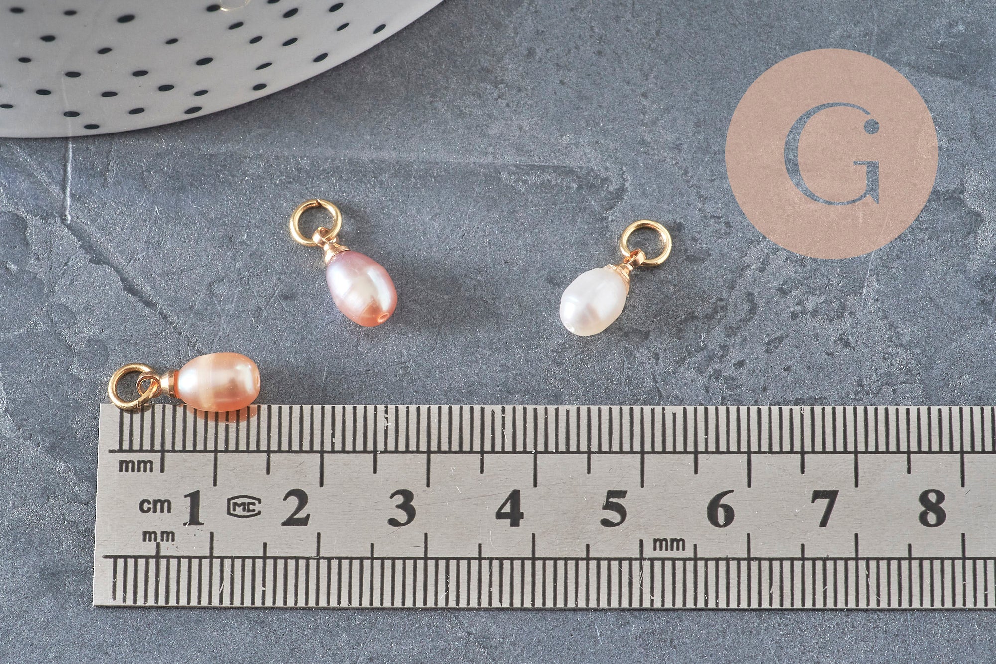 Dije de perla de agua dulce natural en forma de gota, rosa melocotón, latón, 11 mm, x1 (G11275)