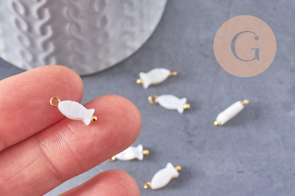 Breloque poisson nacre blanche naturelle laiton doré 14mm, x2 (G10302)