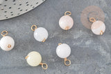 Breloque ronde Jade teinté imitation morganite doré 18mm, x1 (G9353)