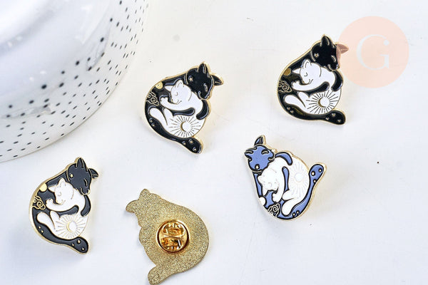 Broche pins chat noir & blanc Ying Yang mystique doré émail noir 30mm, x1 (G5553)