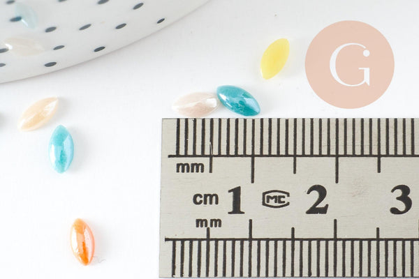 Cabochon dôme marquise verre irisé 6mmx3mm, x20 (G2280)