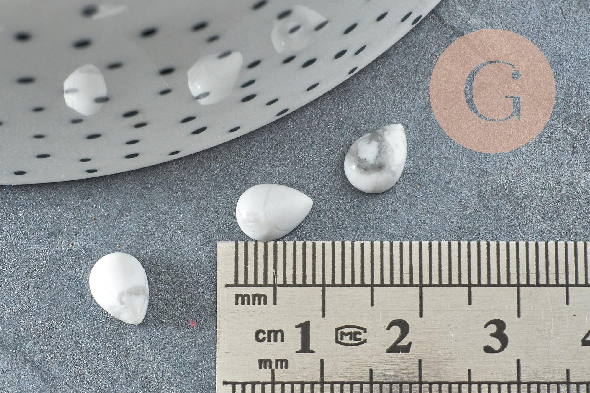 Cabochon goutte howlite naturelle blanc 8x6mm, x1 (G2267)
