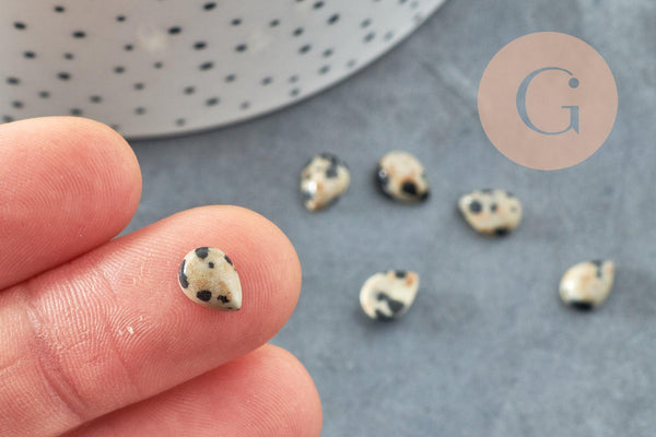 Cabochon goutte jaspe dalmatien naturel 8x6mm, x1 (G1892)