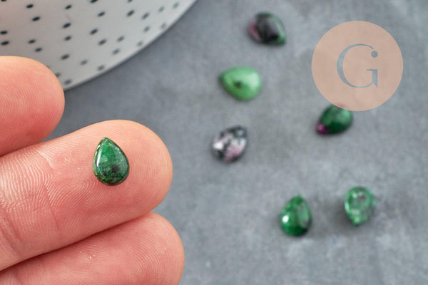 Cabochon goutte rubis sur zoisite naturelle 8x6mm, x1 (G2265)