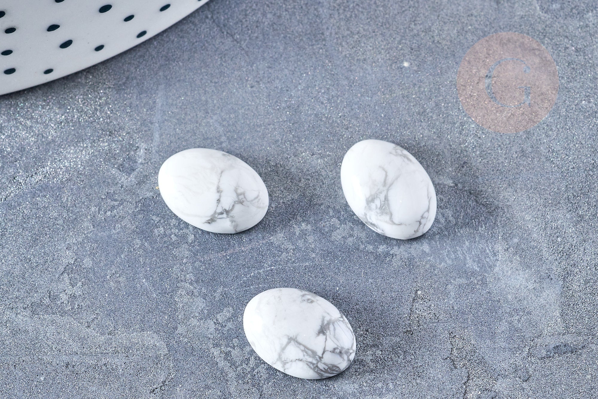 Cabochon ovale howlite blanche naturelle 14 x10mm, x1 (G8691)