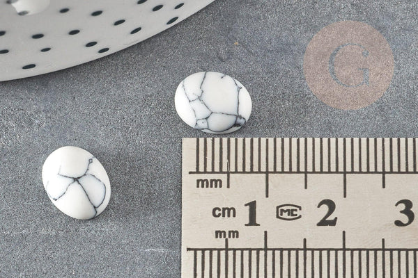 Cabochon ovale howlite blanche naturelle 8 x10mm, x1 (G2108)