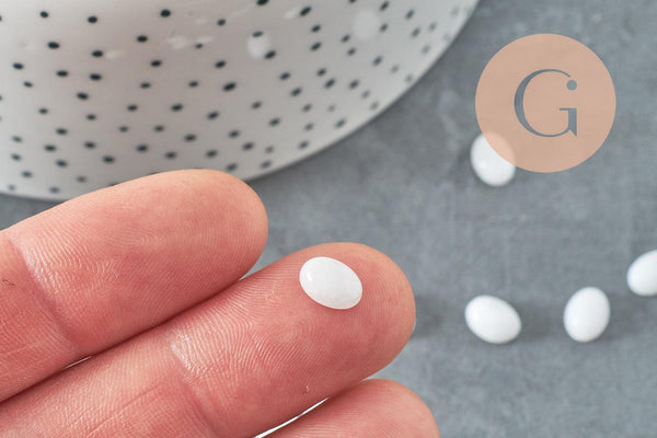 Cabochon ovale jade naturel blanc 8x6mm, x1 (G10527)