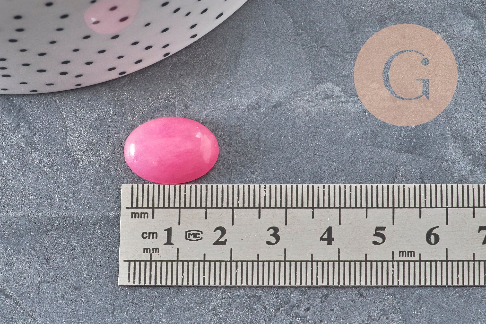 Natural pink tinted jade oval cabochon 18 x13mm, x1 (G2079)