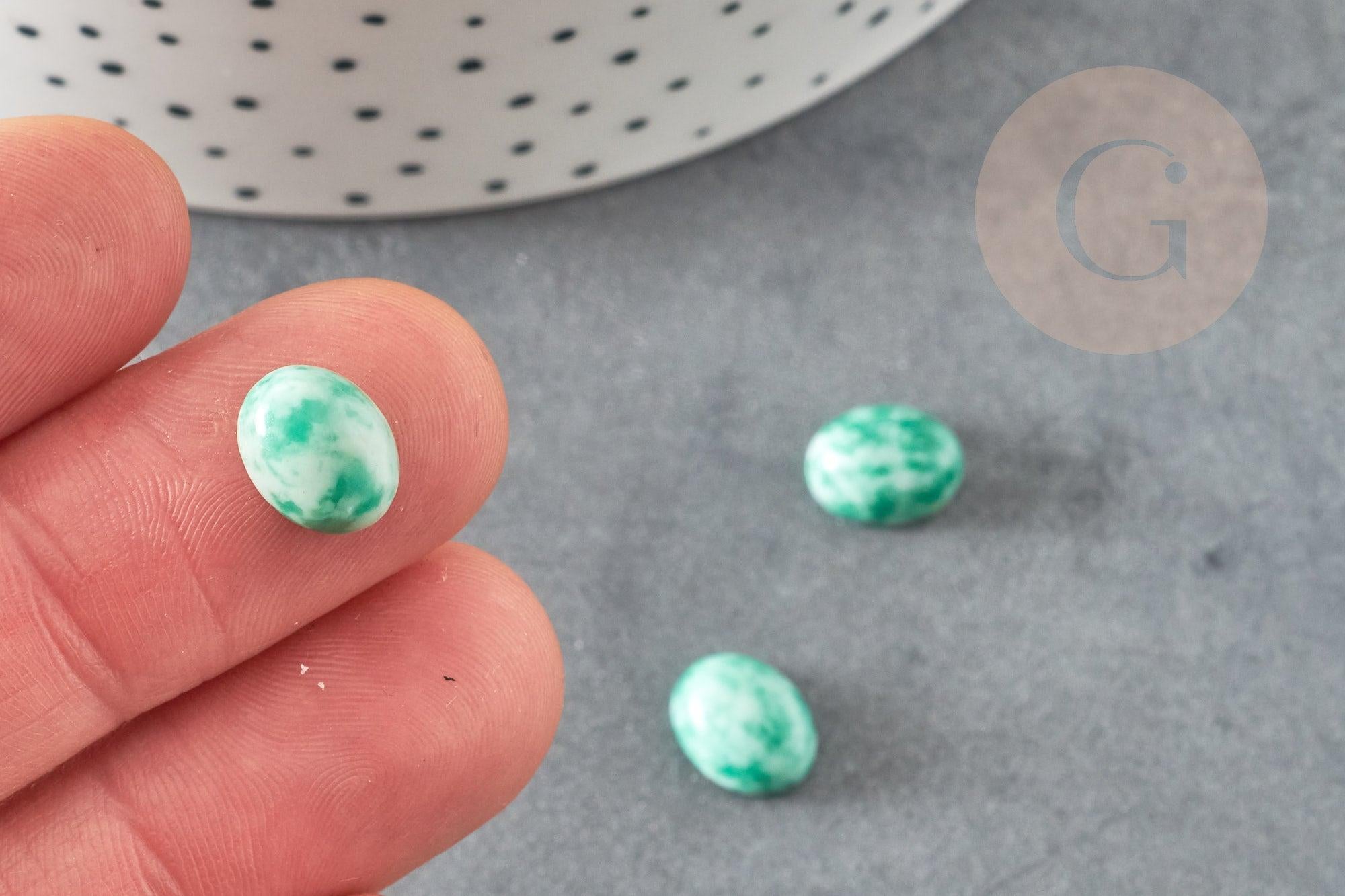 Cabochon ovale jaspe blanc vert naturel 8x10mm, x1 (G2450)