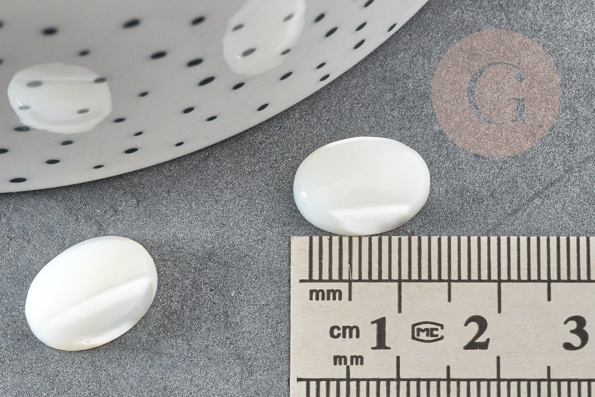 Cabochon ovale nacre blanche naturelle 14x10mm, x1 (G0589)