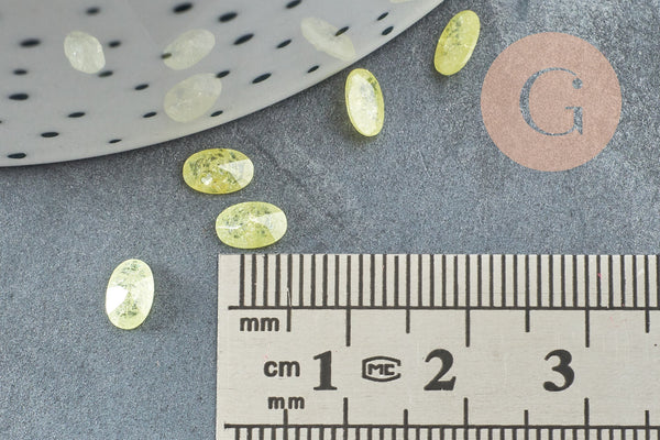 Cabochon ovale zircon jaune 6x4mm, x1 (G4280)