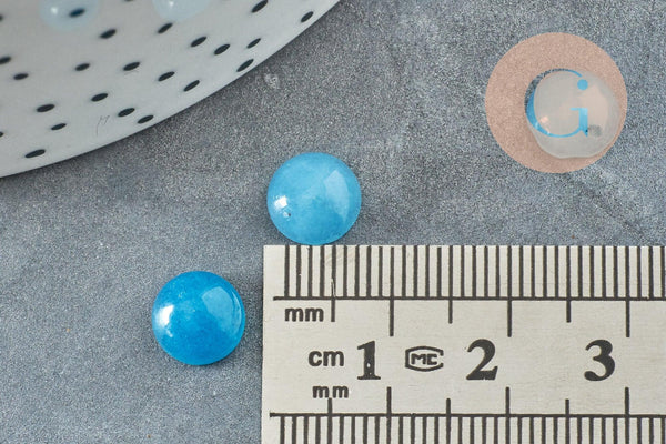 Cabochon rond jade naturel aigue-marine 8mm, x1 (G0947)