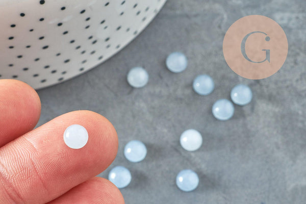 Cabochon rond jade naturel bleu ciel 6mm, x1 (G1606)