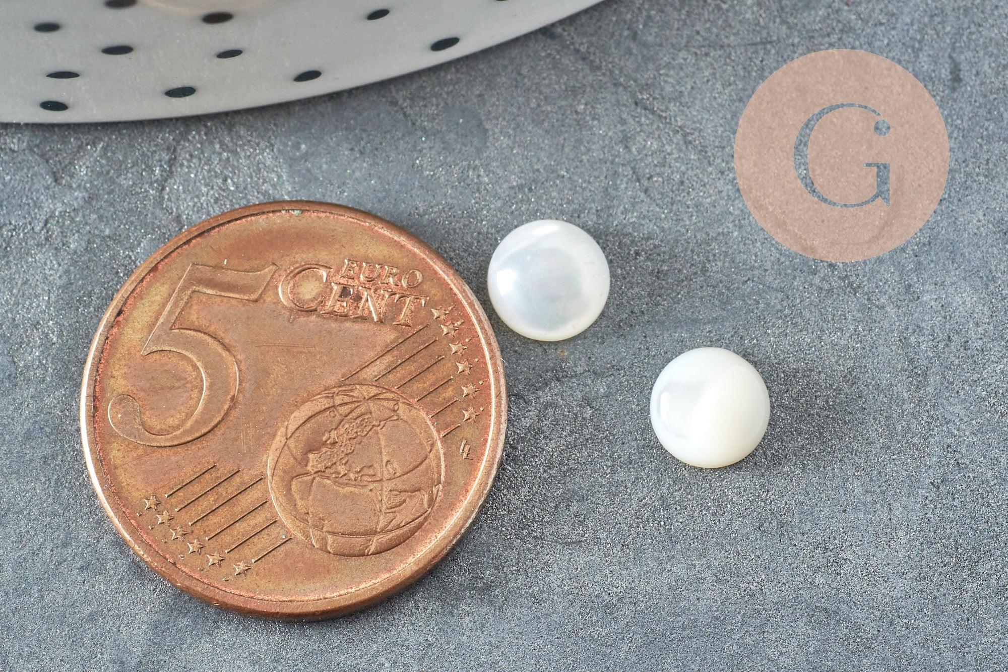 Cabochon rond nacre blanche naturelle 5.4mm, x1 (G1738)
