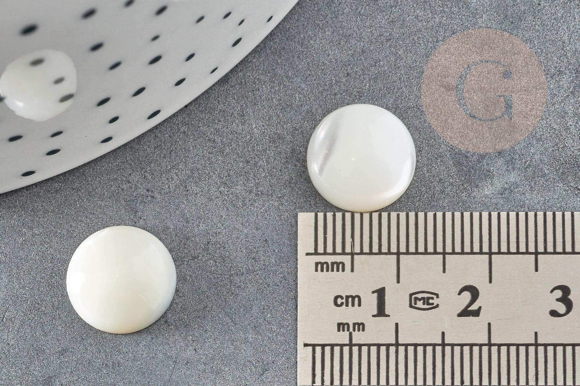 Cabochon rond nacre blanche naturelle,12mm, x1 (G1739)