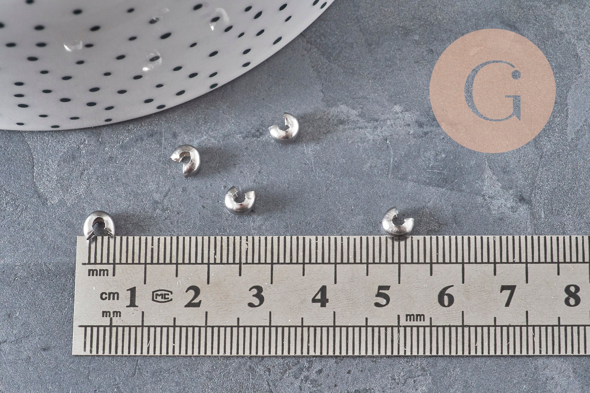 Cubrebolas de engarce de acero 304 plano platino 5.5x4.5mm, x20 (G11178)