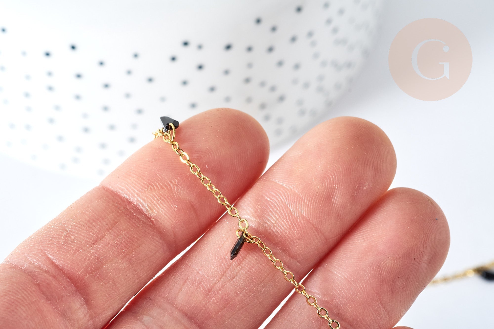 Chaine perle plexiglas facettée noire laiton doré 7x3mm, création de bijoux coloré DIY, x1 mètre G7824