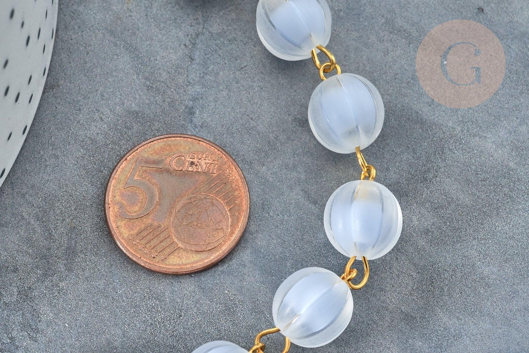 Chaine perle ronde acrylique blanc bleuté 11mm fer doré, Chaine dorée, x1 mètre (G7815)