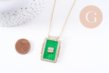 Collier médaille émaillée trèfle 4 feuilles zircons vert cordon tressé zamac doré 45cm x1 (G10364-12)
