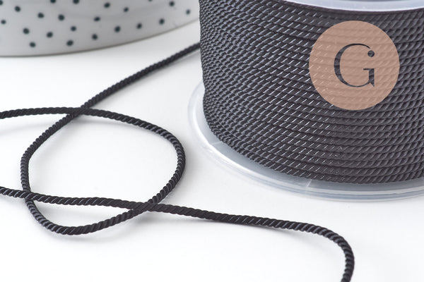 Cordon satiné torsadé noir 2mm, x1 mètre (G10885)