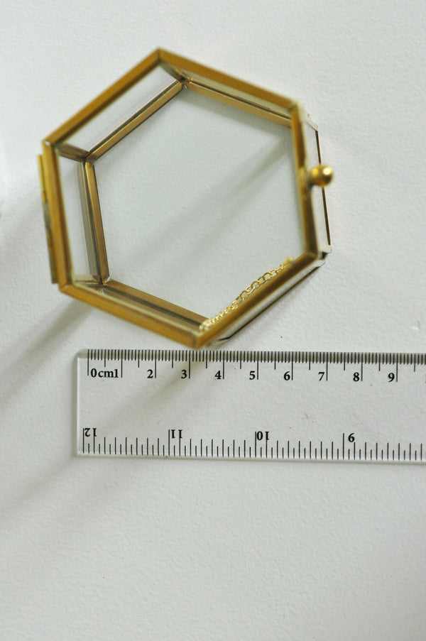 EP Boite à bijoux verre laiton hexagone 7.5cm de côté-G926
