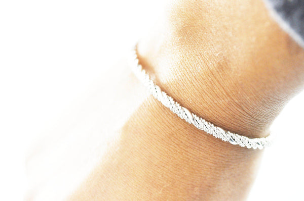 EP Bracelet jonc réglable finition or blanc tressé 65x55mm, x1 (G2586)