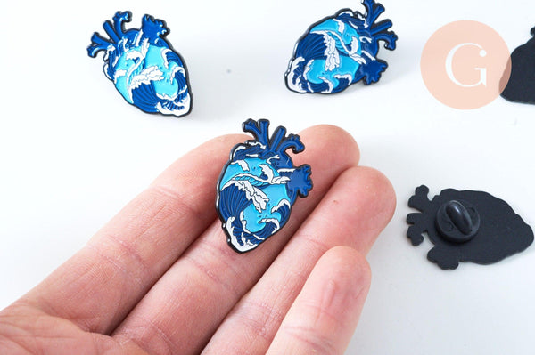 EP-Broche coeur vague océan mystique doré émail noir 33x23mm, x1 (G6382)