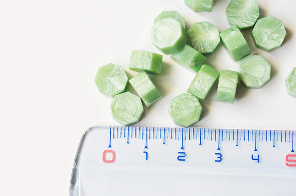 EP-Granulés cire vert clair nacré à cacheter, fourniture création de sceaux personnalisés pour sceaux et invitations de mariage, les 100 G6728