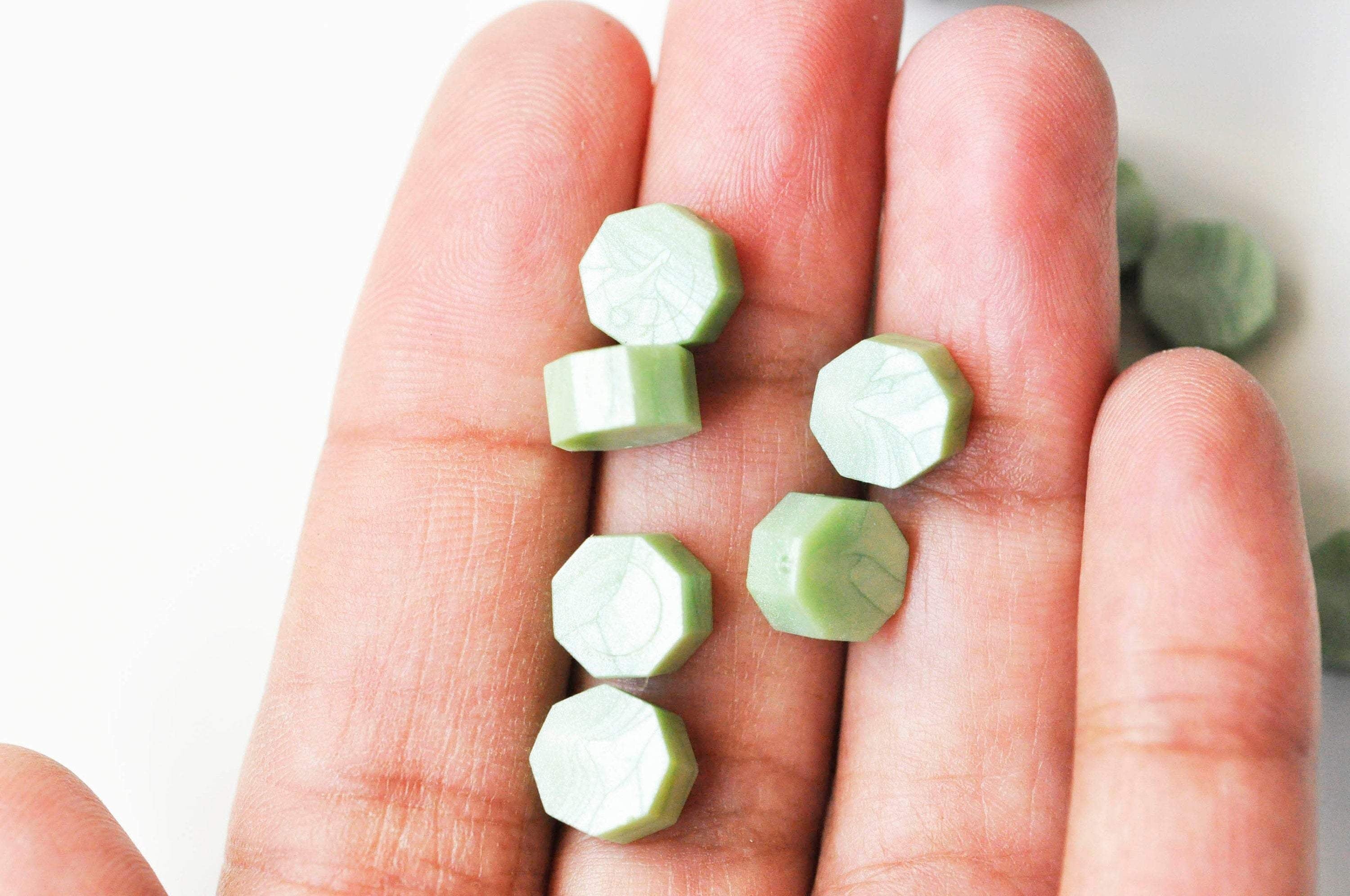 EP-Granulés cire vert clair nacré à cacheter, fourniture création de sceaux personnalisés pour sceaux et invitations de mariage, les 100 G6728