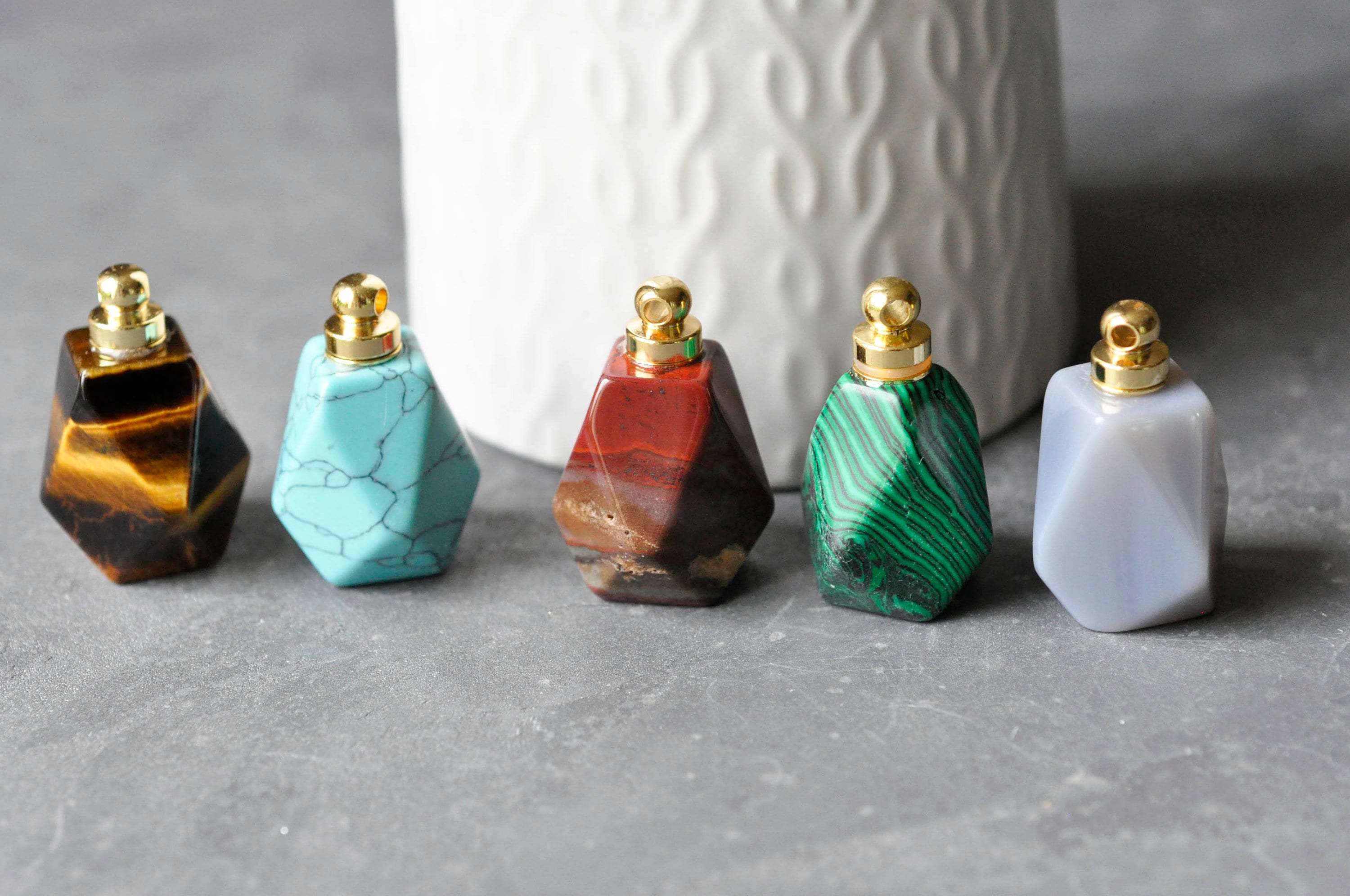 EP -Pendentif bouteille parfum pierre, pendentif pierre naturelle,33mm, x1 G3929