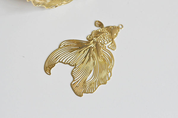 EP Pendentif estampe filigrane poisson japonais laiton doré 49 x 31 mm, x2 G3638