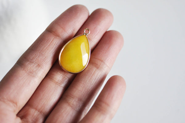 EP Pendentif goutte jade jaune doré, fournitures créatives,pendentif jade, pendentif pierre,jade naturel, pendentif jade,35mm-G1032