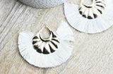 EP -Pendentif large pompon fil blanc écru support doré,pendentif en fil sur support doré, 85-92mm, x 2, G4537