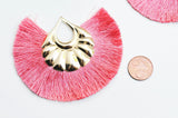 EP -Pendentif large pompon fil rose support doré,pendentif en fil sur support doré, 85-92mm, x2 (G4536)