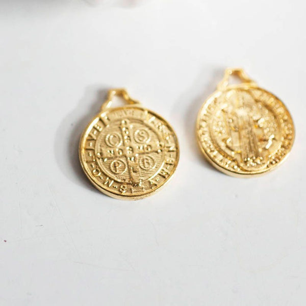 EP Pendentif médaille rondes Saint Benoit, fournitures créatives, pendentif doré, médaillon,laiton doré, création bijoux, médaille or ,2.1cm